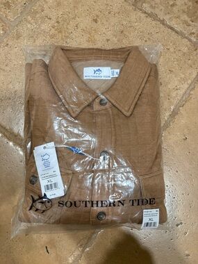 Southern Tide Men’s Tan Button-Down Shirt